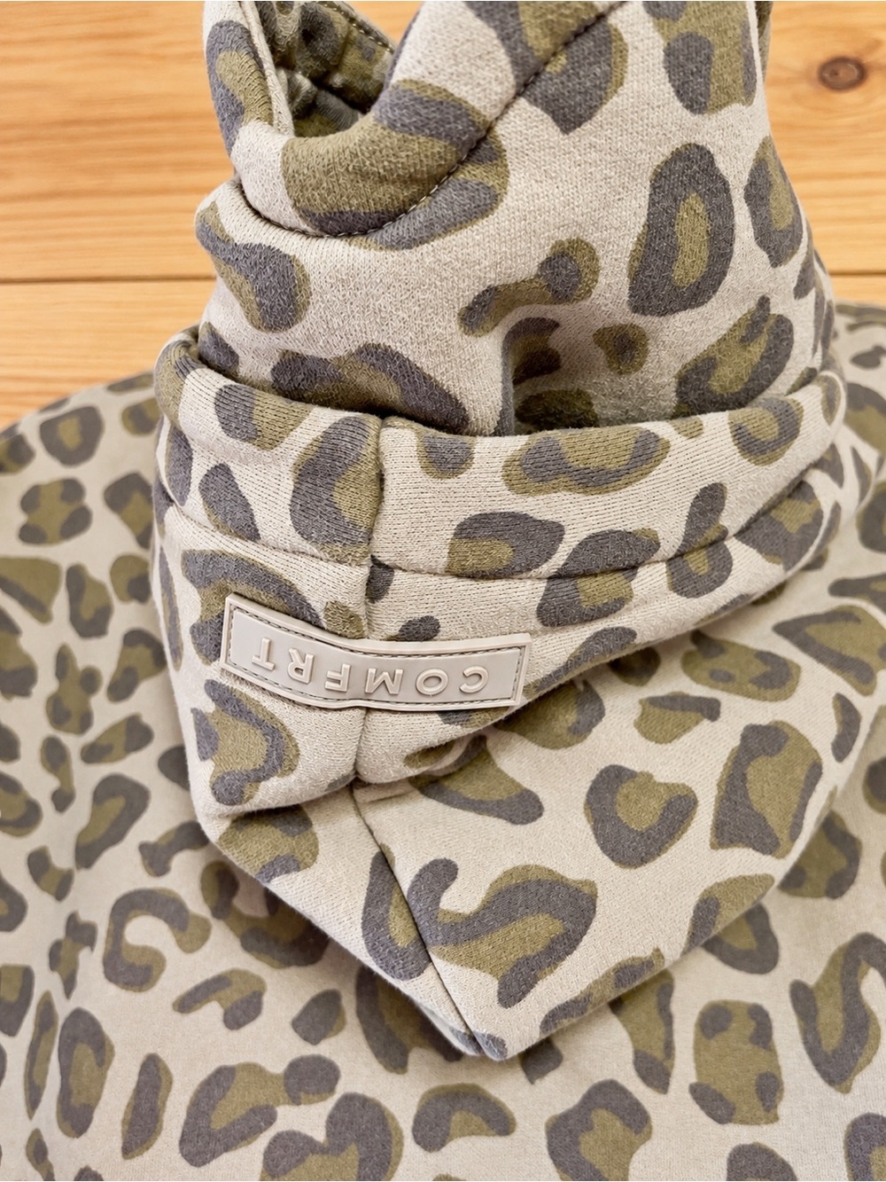 Leopard Print Hoodie sm and pants med set - Picture 3 of 6